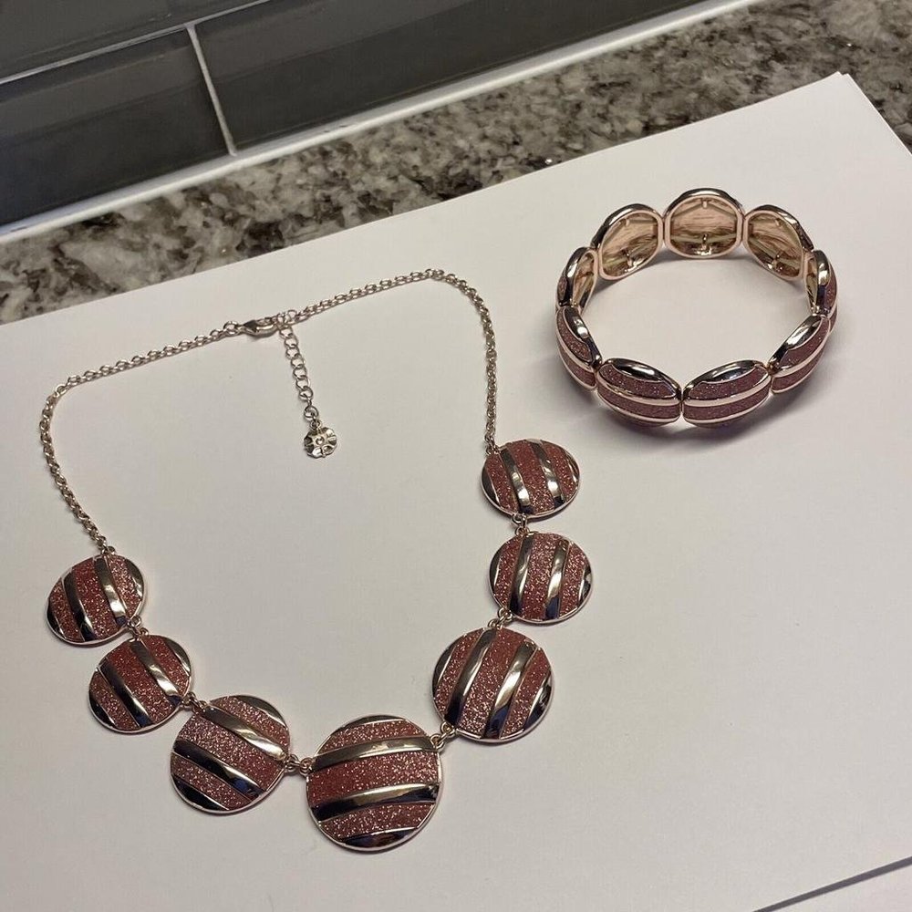 Set Of Signed Monet Gold Tone / Glitter Necklace / Stretchy Stretch Bracelet